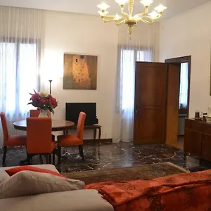 Appartement Castello 5888 B, Santa Marina, Calle Marcello, Canale, Venise