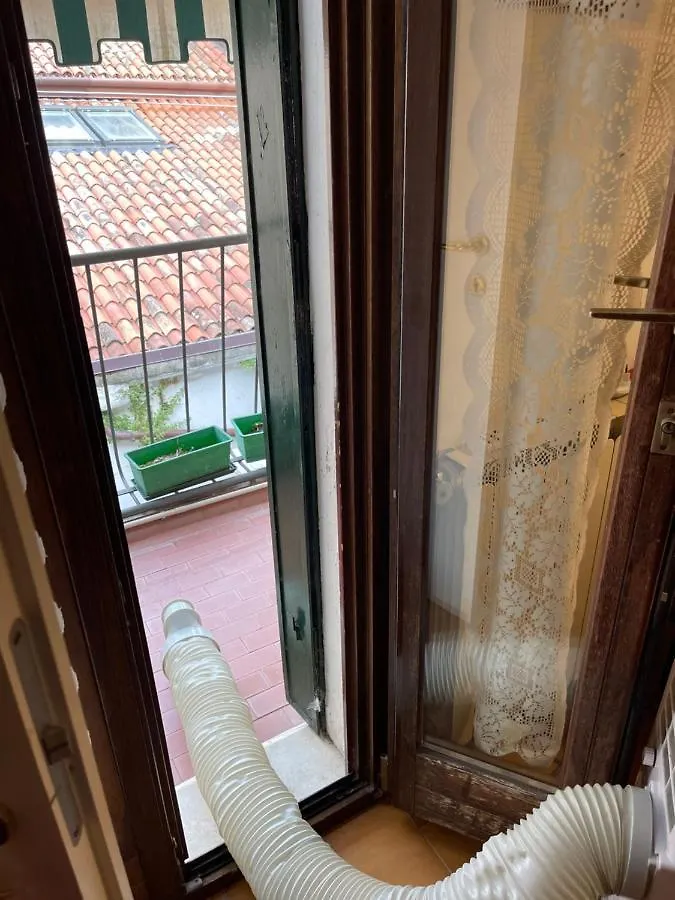 Royal Guest House Velence 0*,