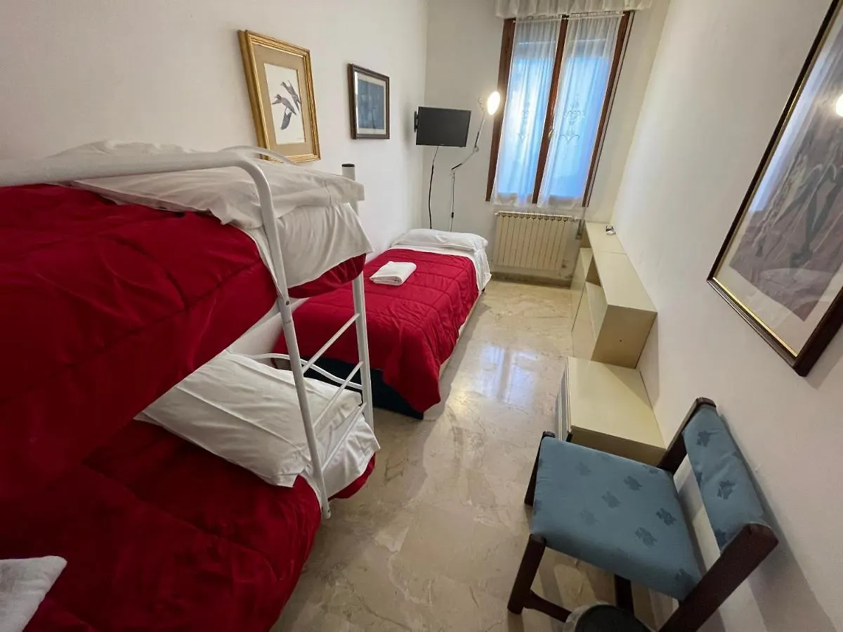 Royal Guest House Velence 0*,  Olaszország