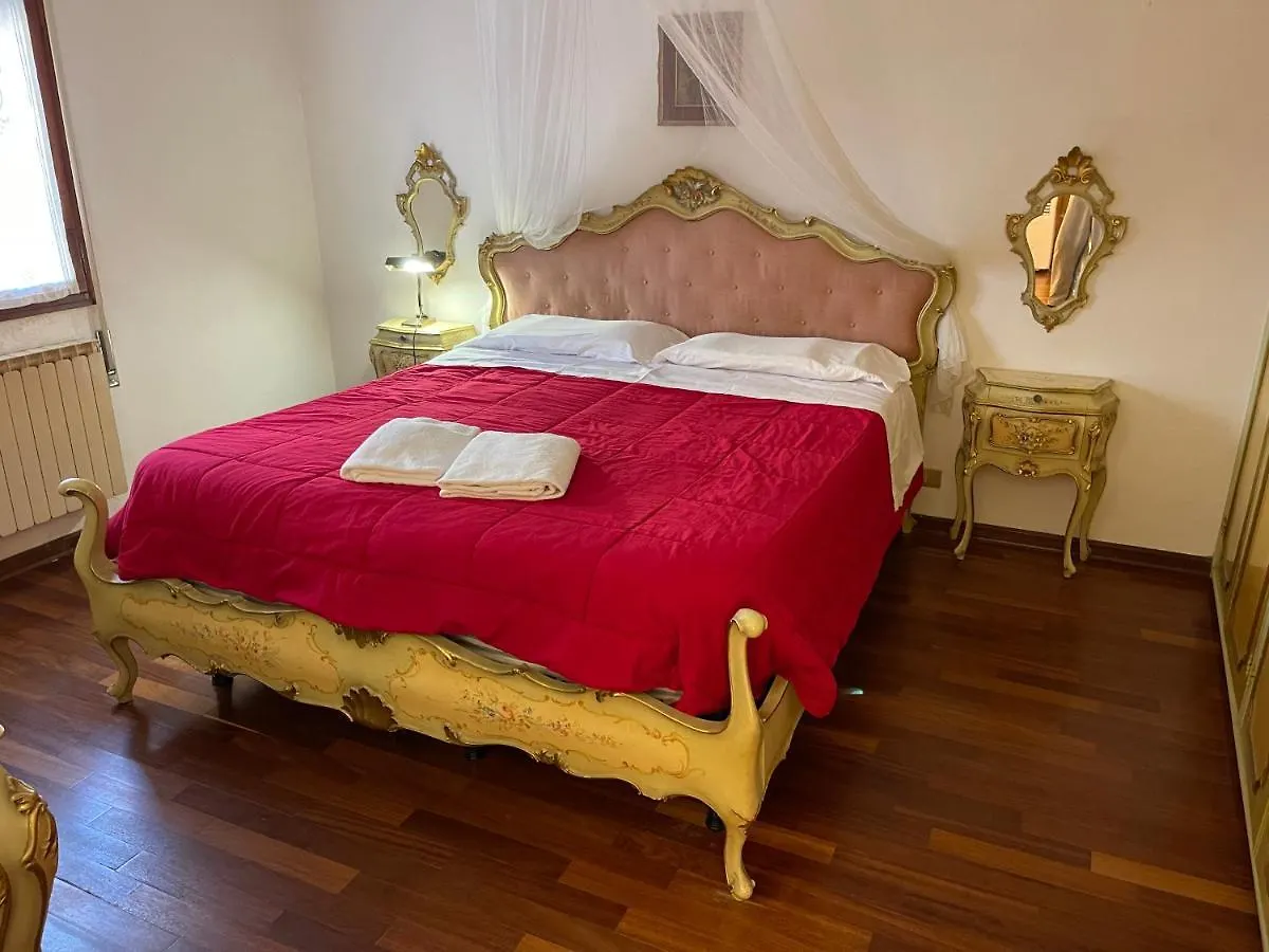 Royal Guest House Velence Apartman